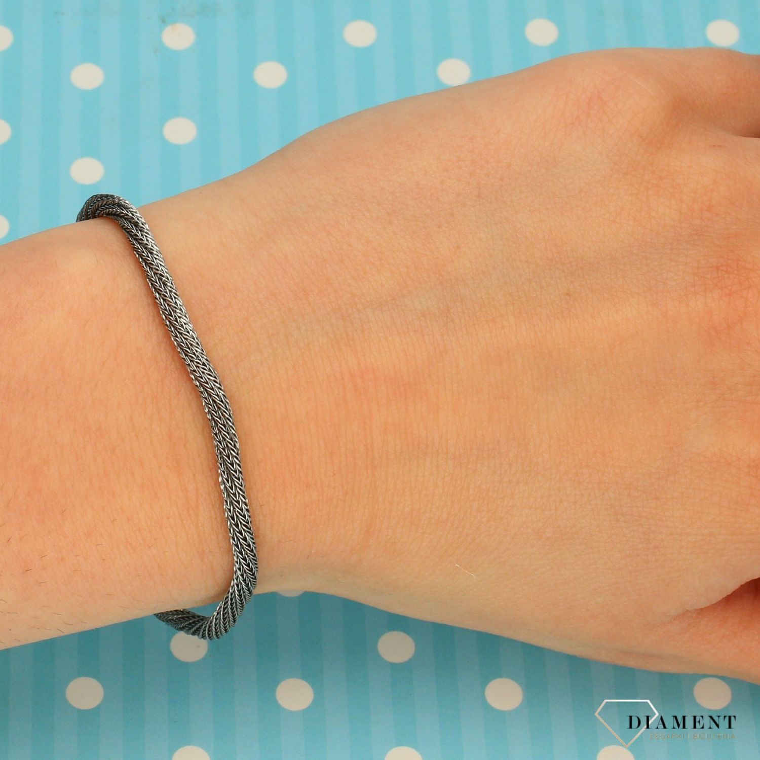 Srebrna bransoletka Fope Z1223. Dzięki uniwersalnej i zarazem bogato zdobionej formiev.jpg